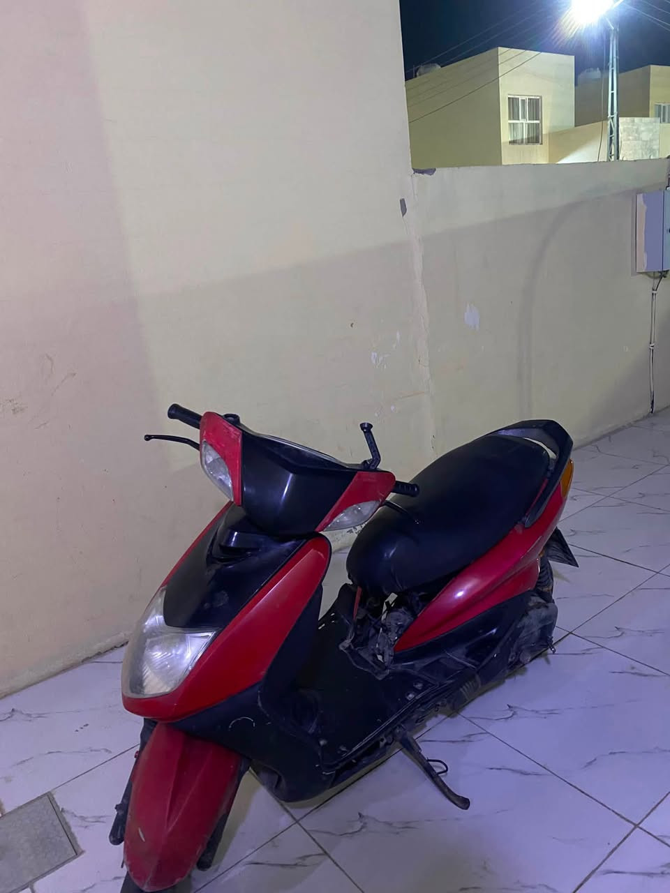 سكنس نثيه جديدة نضيفه بيه بس ولفات و لباقي كله فول و مرتب كهربائيات شغاله كلشي شغال هندر و سلف السعر خاص او واتساب 
***********
