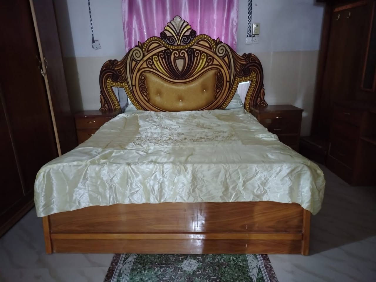 سلام عليكم غرفه للبيع  اخت الجديده سعره200وبيها مجال والمعرض سعره150وبي مجال ثلاجه سعره150وبيها مجال  ***********
