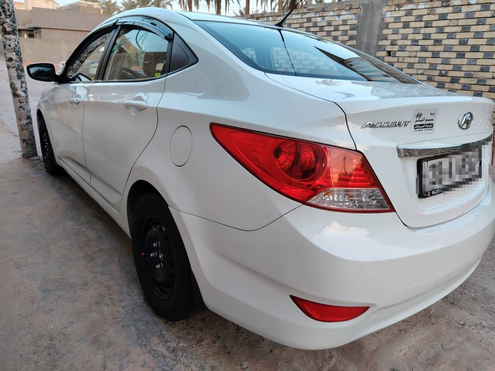 السلام عليكم ورحمة الله وبركاته 
اكسنت  للبيع  موديل 2015 محرك 1600 فول موصفات فتحة تحكم ستيرن اشاير بالمري  رقم نجف انكليزي باسمي سنوية جديدة مكفوله من الضربه والصبغ  تخم تاير  جديد سيارة جاهزة السعر 112 وبيه مجال 
الاتصال *********** النجف, العراق
