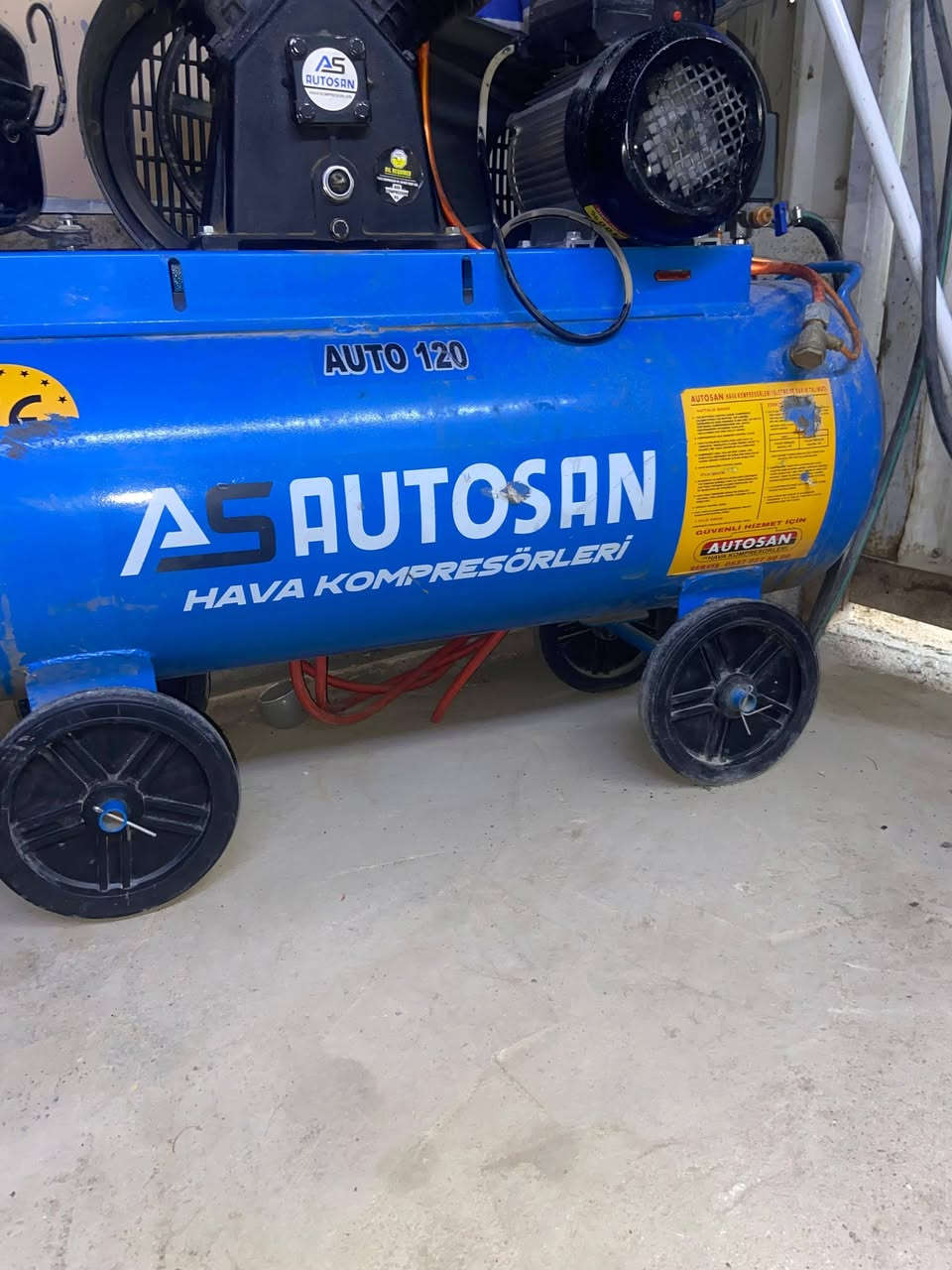 جهز تنظيف نزلات مع كمبريسر هواءللبيع بسعر 450 الف للاتصال
*********** ابو محمد
