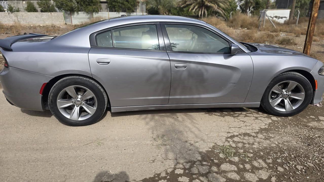 سلام عليكم جارجر مديل 2015
حداد تبريد تخم تاير لايت زنون
 رقم بغداد السياره باسمي شرط 
التحويل حادثها نص من الجاملغ
 وشويه من الباب الي خلف السايق
السعر'''''''''''  160 وبيها مجال بصيط
مكان السياره بغداد    ***********
