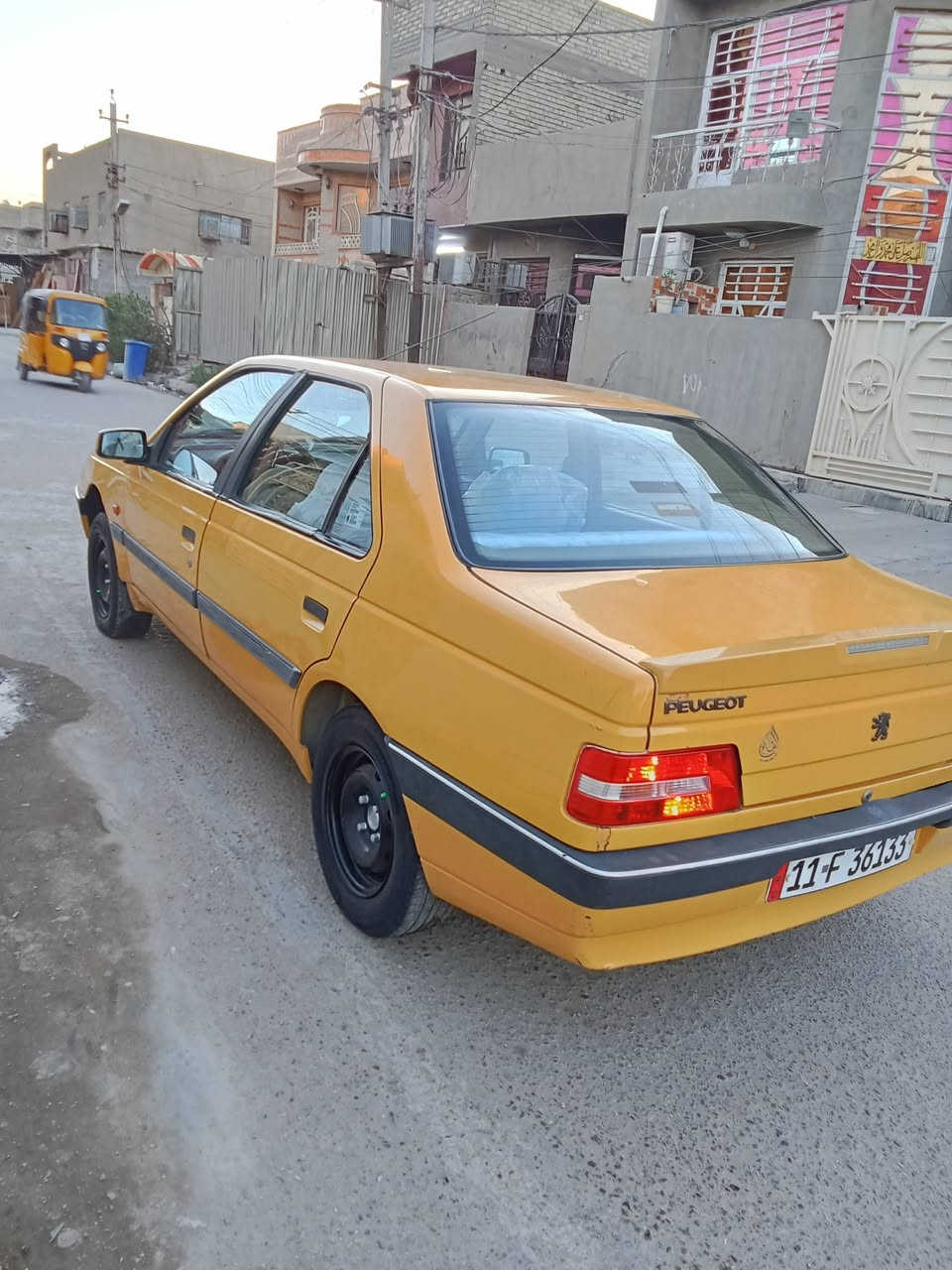 السلام عليكم سياره بيجو موديل 2016 جاهزه اي نقص ما بيها باسمي.  السعر  45      كير مكينه خير من الله تبريد تخم تاير دوشمه بيها فقط واحد الهلال الخلفي صبغ شويه من الچاملغ الأيمن مكان السياره بغداد العبيدي  الهاتف***********                                            وهذا رقم الواتساب ***********
