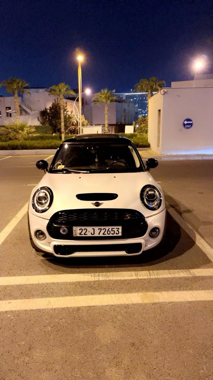 2020.  فول فول. مواسفات. مكينه. ٤ تؤربو.  ٨٠كم.  ماشي. سعر ١٤٥$    
***********
