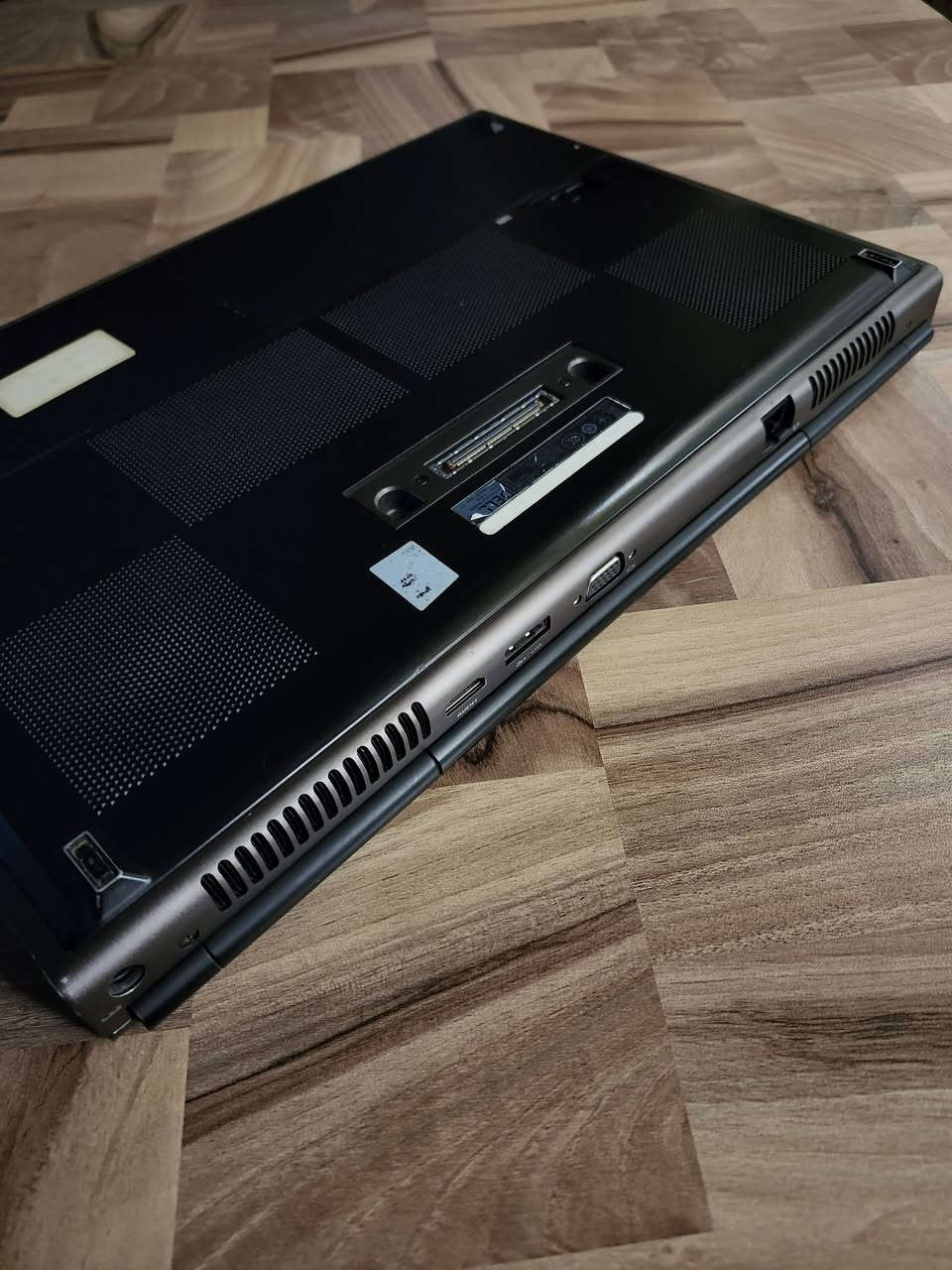 لابتوب نوع ديل precision m4800 💻
اللابتوب نوع ووركستيشن (workstation) الفئة المعروفة مال أعمال 

المواصفات:
المعالج: Core i7 4800MQ فئة MQ عالي الآداء 4 أنوية 8 مسارات سرعة البوست 3.70GHz

كرت الشاشة: خارجي Nvidia quadro k2100m ذاكرة 2G 

الرامات: 16G قطعتين تدعم dual channel 

الشاشة: حجم جبير 15.6 الجودة 1080 FHD 

نظام التشغيل: وندوز 11 منزل على SSD 

كيبورد RGP مضيئ وياها شاحنة 180 واط 

اللابتوب ترهم للدراسة وتشغل العاب وتصفح طيارة ومعروفة مواصفات الأعمال اللابتوب تجي فريم المنيوم كلش قوي 

السعر: 250 الف 💸
العنوان بغداد الحرية متوفر توصيل 🚚 
واتساب: *********** ☎️ 
رابط تواصل: https://wa.me/9647733601242
