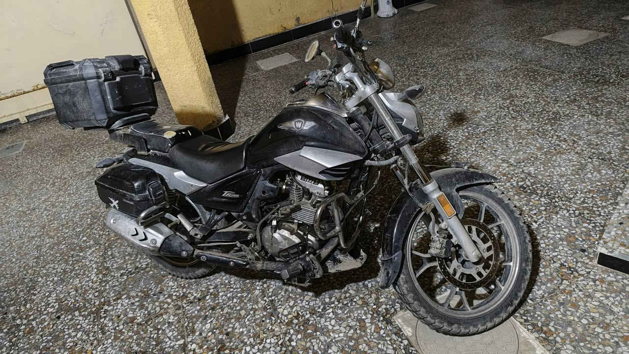 هاوجو TR150 2017 رقم وسنوية.. بدلتلها رنكات بنفسي لان اني فيترها..نظافة فول بس كاتلها 
التراب.. كلشي شغال ماكو نقص مراوس بcb4 مرقم وانطي فرق لان ادور سرعة
***********
