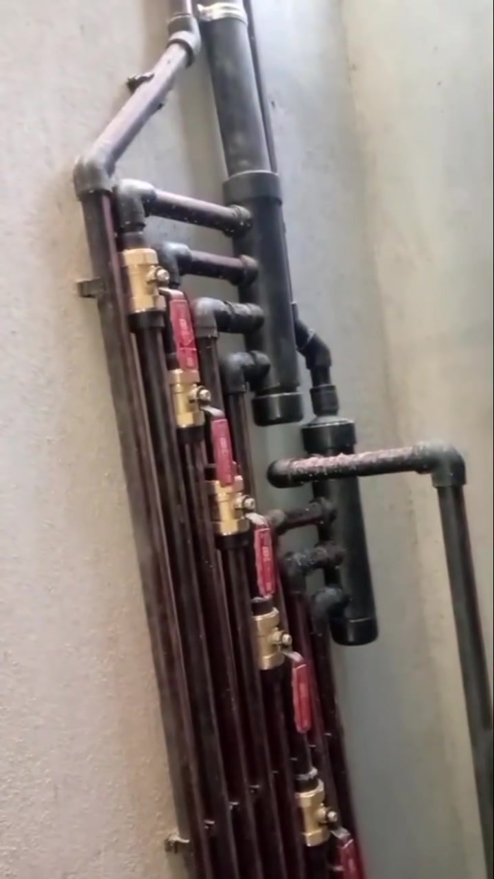 عبد تأسيس صحيات عامه مي مجاري تأسيس بي نضام طرق الحديثه في كركوك ***********
***********
