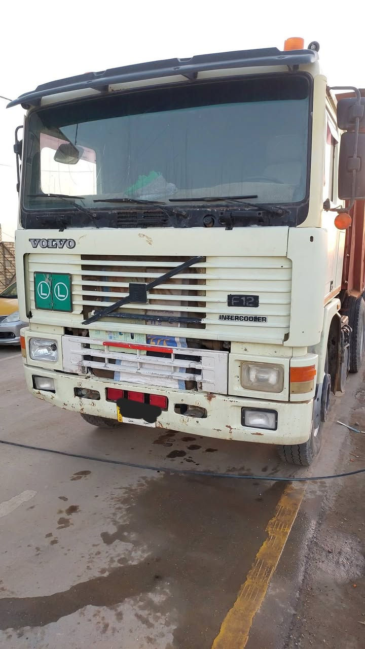 فالفو للبيع مكينه 22 كير 4×4 تخم تاير ويل صاج رقم الماني سنويه نافذه راس قلاب 3 لوحات ستفسار ***********
