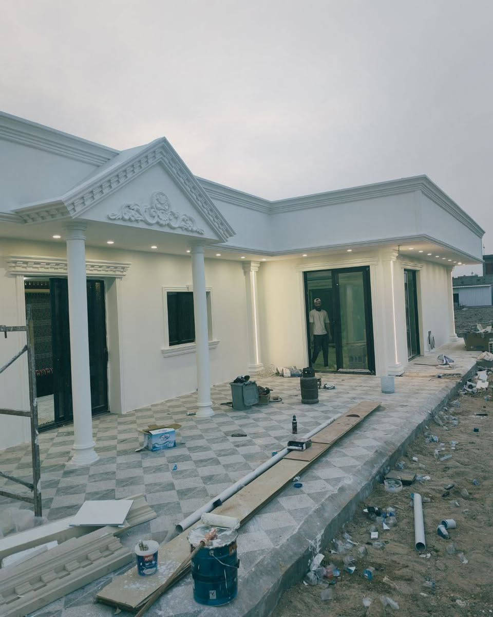 الهم صلي على محمد وال محمد 

تم كمال احد المزارع في  محافظة  البصرة  

كادر أنور للديكور  تضمن العمل واجة بورد دكس 

و الداخل بمادة  الجبس بورد 

وتم انشاء الهيكل بمادة السندويج بنل  

ان شاءالله ينال اعجابكم: للستفسار اتصل على الارقام التالي  
***********  / ***********
