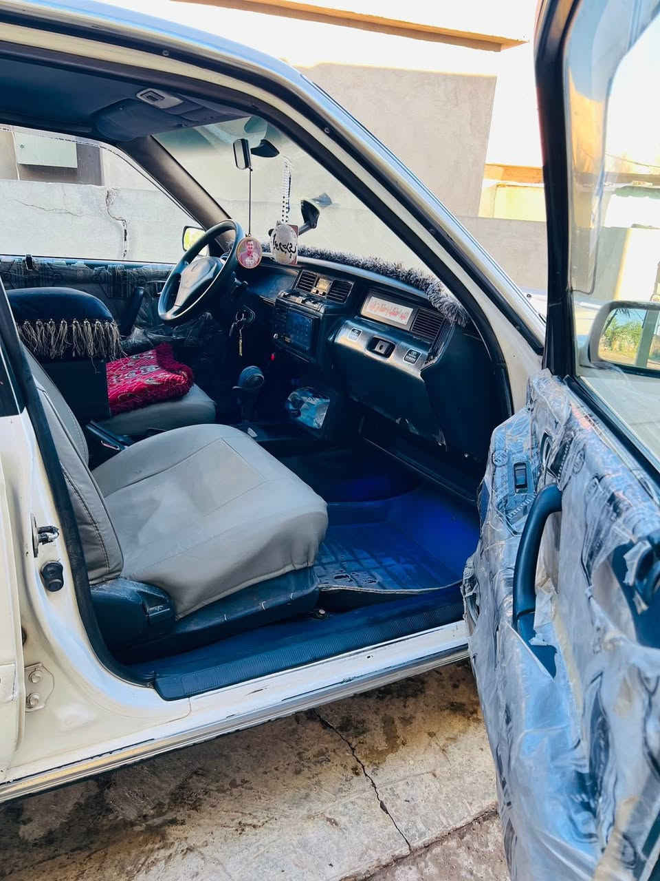 السلام عليكم
ارنب يسار اصلي لون ابيض ثلجي موديل 93 

رقم صلاح الدين دولي بأسمي شرط التحويل 

كهربائيات كل شغاله تبريد تدفيه صدر زين تواير جدد

مصبوغه حزام بدون ضرر او تبديل جماليه شرط انطيك محرك 3000 لاصرف ولاتبخير ترايك وين ماتريد السعر خابرني او راسلني او مراوس سوناته كامري انطي فرق اخذ فرق حسب القناعه الاتصال عل رقم ***********
