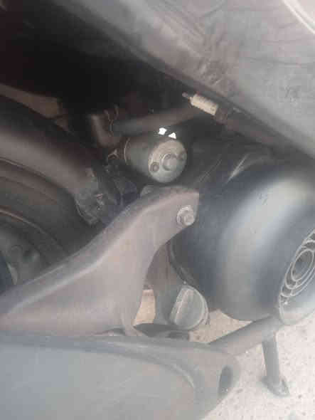 السلام عليكم دراجه ماكس 2003 الدراجه نازله بهذه الشهر يوم 11/4 الدراجه خرسه ما تسمع صوتها وناعمه حلوه تجي وتفحصها وتشوفها كلشي بلادي حتى لونها جاي من اليابان هيج وشرط كلها ختم واحد وبيها لايت زنون اصلي سعرها مليون و150 وبيها مجال قليل مكاني الرميثى حي العسكري رقم الهاتف  ***********
