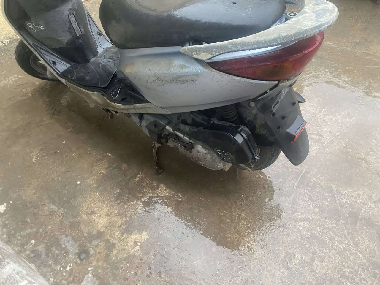 سلام عليكم دراجة بريز للبيع دراجة نضيفة سلف هندر السعر 550وبيها مجال مكاني بغداد ***********
