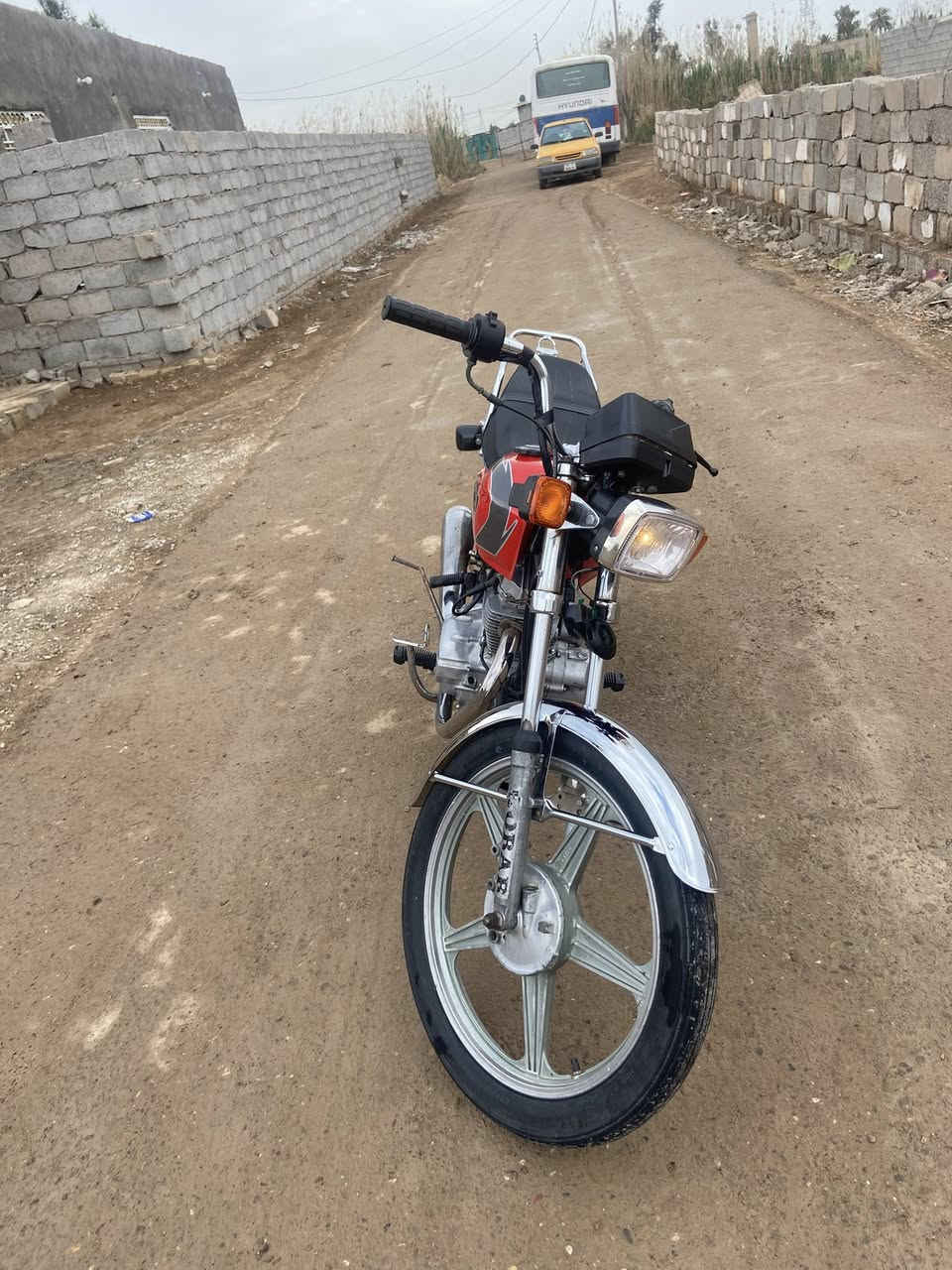 دراجه للبيع سافان 5 كير كلشي معايزها كهربائيات كلهن شغاله نكره سلف اشاير كلشي شغتل مابيها اي نقص مكينتها خير من الله. سعرها 350  مكاني  بغداد تقاطع النهروان  الاستفسار ***********
