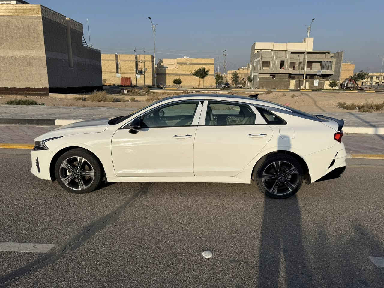 السلام عليكم ورحمة الله وبركاته 
سيارة كيا K5 (خليجي) 
الموديل : 2023  
الرقم : اربيل ( تحويل مباشر ) 
السياره : كفاله عامة وبحالة الوكالة 
العداد : 25.000 km 
محرك : 2000 دوش 
4 عدسات زنون 
فتحة سقف بنوراما 
بصمه + بصمات ابواب 
تشغيل عن بعد
شاشة + ابل كاربلي + كاميره   
اشاير بلمري + المري شفط 
اريل نفيكيشن 
العنوان : كربلاء 
السعر : 212  ورقه وبيه مجال بسيط جدا 
باقي التفاصيل الاتصال ع الرقم او واتساب ماسنجر ما ارد 
***********
