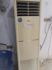 سبلت نوع ميديا ٣طن استخدام نظيف السعر ٨٠٠ 07835769052