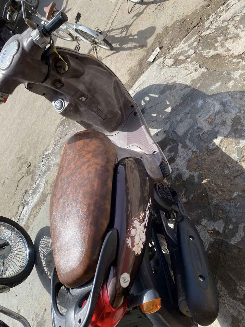 سلام عليكم دراجه فله للبيع دراجه مامفتوحه كفاله عامه شرط المعدل نضافه فول تجي شرط فحص منا لمن تقتنع السعر 950 رقم ***********
