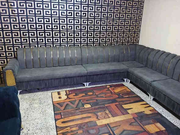 ديوان 11 مقعد للبيع نضيف بدون اي ضرر ب190 
‭***********‬
