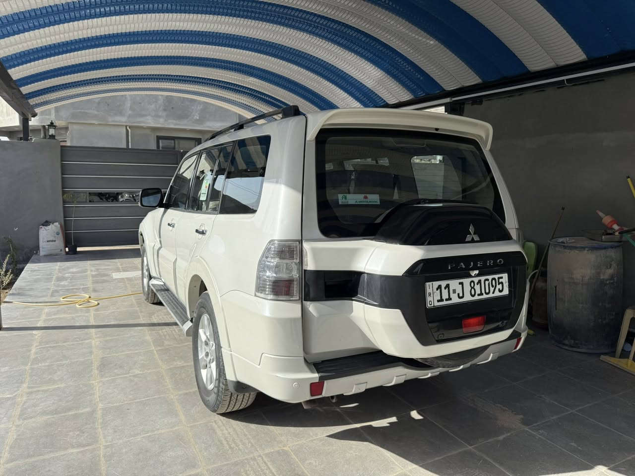 السلام عليكم 
للبيع باجيرو 2016. بيها فقط بارد ب ٣ مكانات بسيط 
ماشية ١٤٠ الف رقم بغداد باسمي 
السيارة كاملة من كلشي اي نقص ما بيها 
مكان السيارة الحلة 
السعر. 195 
*********** 
اتصال او واتساب
