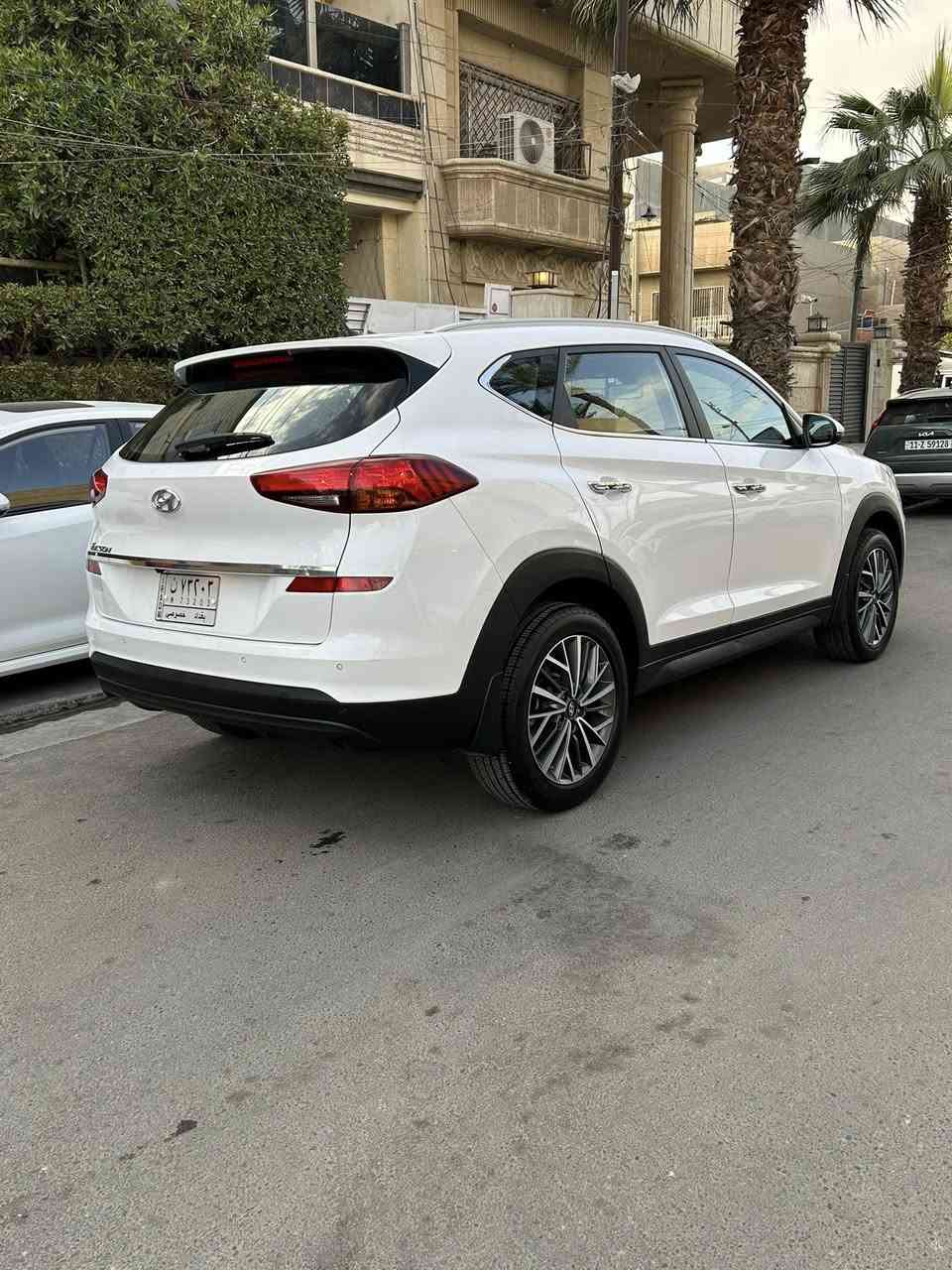 توكسان 2020
خليجية 
ماشية 76 الف
مكفولة من الصبغ ومن البارد 
بيها كم رصعه بلقمارة وبلبنيد حالوب 
كير محرك صدر مكفوله من كلشي على وضع الشركة 

السعر 18.800$
مكان السيارة بغداد حي الجامعة 
للاستفسار 
***********
