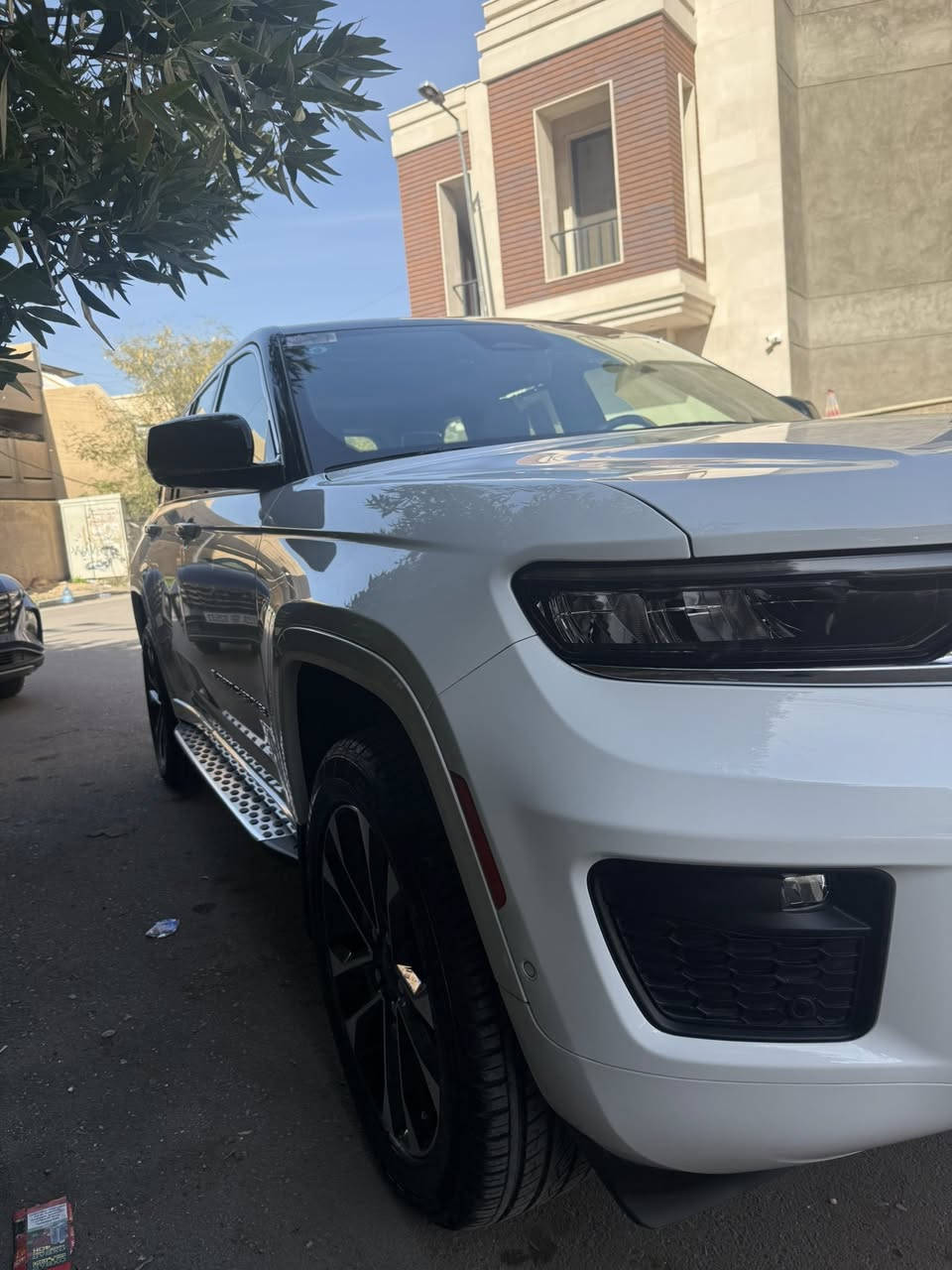 السلام عليكم 
جيب أوفرلاند موديل 2024 فول مواصفات  وكالة هارلم ام ضمان 3 سنوات او 60 الف كيلو ماشية 7000 فقط بحالة الوكالة بدون ملاحظات اخت الزيرو رقم بغداد بأسمي مكفولة كفالة عامة السعر 48500 دولار وبيها مجال  اتصال واتس ***********
