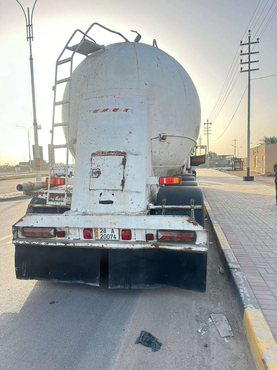 سايلو سويدي للبيع ٣دناكير سبرنك والرابع جوبلس يحمل ٥٥طن  البطل جاهز للشغل العنوان السماوه 
***********
