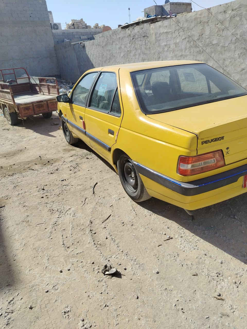 أكد موديل ١٦  سيارة نظيفة جدا محرك وكير وتخم تاير تدفئة تبريد  كلج خفيف كهربائيات تحكم مرايات  السعر 38 بيهه مجال مكاني كربلاء ***********
