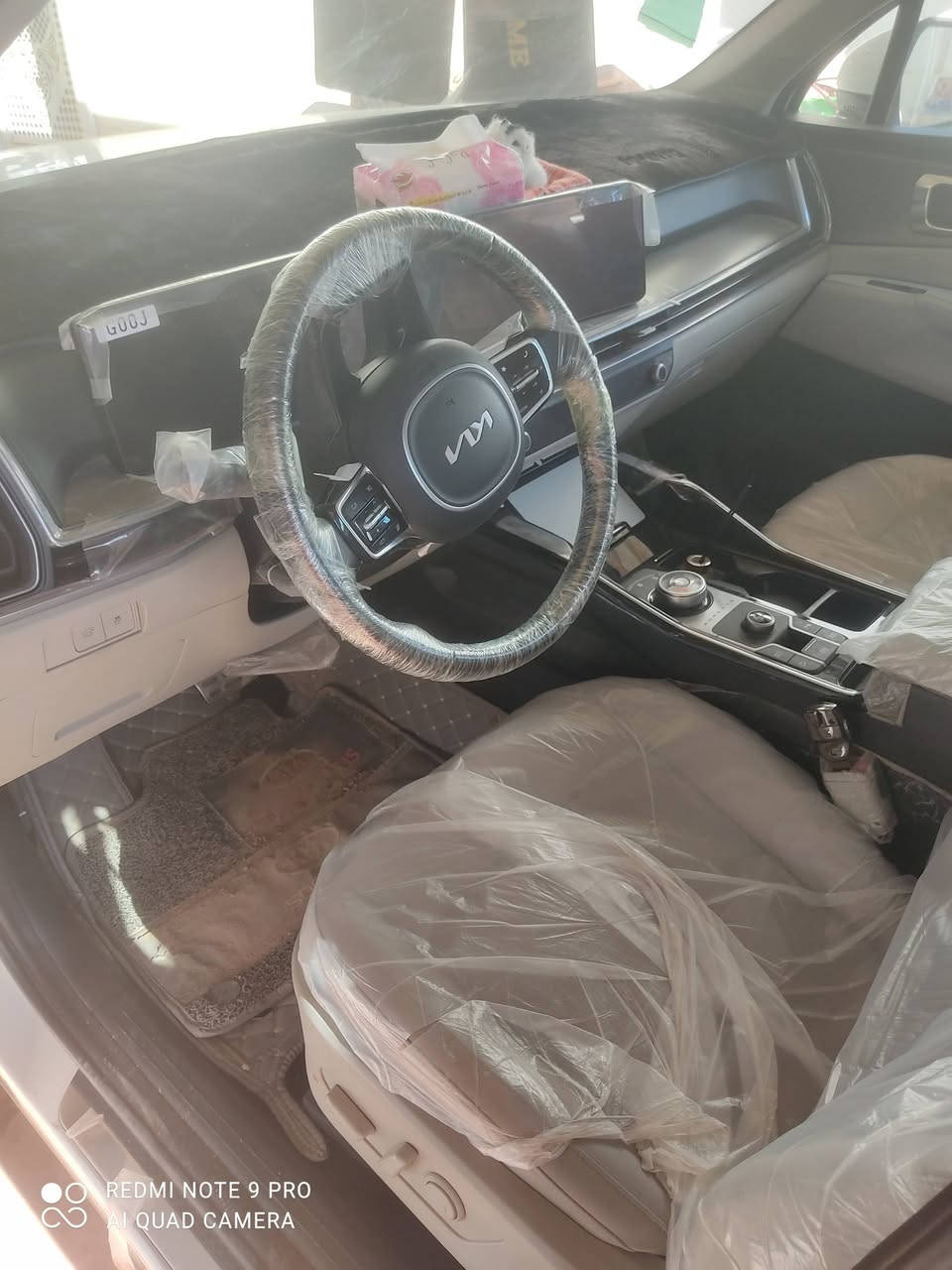 للبيع
سورنتو 24 ماشيه 26 ويل 19 

*********** بيهه 3 رصعات ازغار كلش يم تانكي البنزير والباقي مكفول السعر 315
