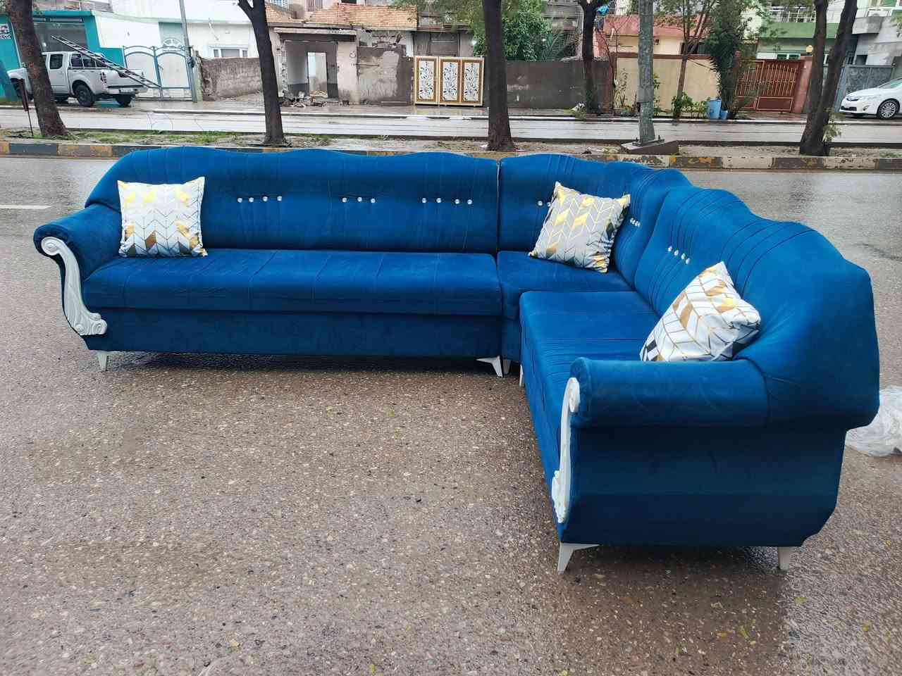 فرۆشتنی خیرا
ئە م تاقمه ئیڵە بۆفرۆشتن
8نە فە رییە دە سکردە  فوڵ خوسوسیە
نرخی تە نها 135هەزار
ماڵ بۆ کە س دانانیم هە رکە س زوو هات پیرۆزی بیت
ژ.م***********
شوین . کە لار شە هیدان سە رجادە ی ئاوارە کان
