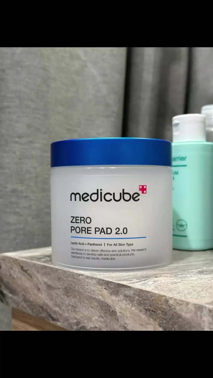 بادات زيرو لتنقية المسام ميدكيوب - 🎀🇰🇷  155غرام | Medicube zero pore pad
المشاكل الي يعالجها :
١- تزيل الشوائب و الدهون المتراكمة بالمسام
٢- تقلل من ظهور الرؤوس السوداء والبيضاء
٣- تقلص المسامات الواسعة
٤- تقشر البشرة بشكل لطيف 
مناسب لجميع انواع البشرة 🎀
طريقة الاستخدام : مرة الى مرتين اسبوعياً
سعـر الـقُطعة / 16
سعـر القُطعتين / 25
التـوصيل بغداد 4 ومحافظات 6
─────────｡°✩🧁˚· 𐙚 🎀 ✩°｡ #الايك كسبلورا # #تعليق


**إذا كنت صاحب هذا الإعلان وتريد حذفه لأي سبب، رجاءا أرسل رسالة إلى الدعم الفني**