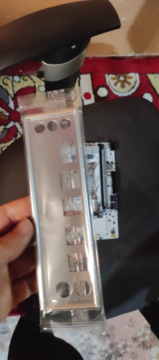 بندل كامل بورد معالج رام هارد 1TB شغال جديدة 
راسلني ودزلك فيديو وهية شغالة
وكاملة التفاصيل
====
المذربورد = x99 لون ابيض
معالج = intel xeon e5 2630v4   
رام = DDR4 16GB 2400MHZ 
هارد = M.2 1TB 
==
كاملة من كلشي شغاله بس تحتاج كرت شاشه وبر سبلاي وتصير حاسبة كاملة

متوفر توصيل لجميع المحافظات
السعر  175.000 الف الزبير, البصرة


**إذا كنت صاحب هذا الإعلان وتريد حذفه لأي سبب، رجاءا أرسل رسالة إلى الدعم الفني**