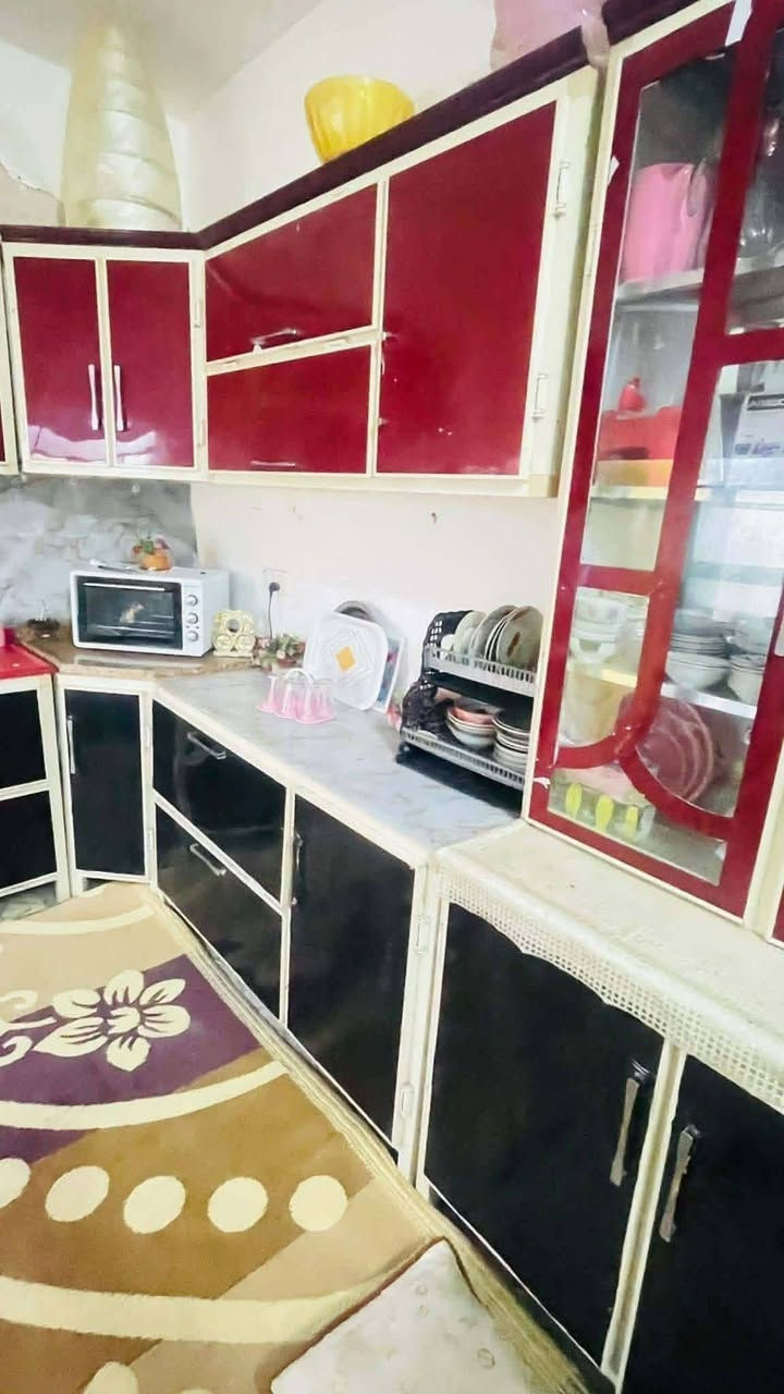 السَلآْم عَلْيُكّمٌ وٍرٍحَمُةّ الله وٍبُرٍكآتُهْ
بيت زراعي 
سوك الشيوخ حي الجوادين شارع ام البنين عليها السلام 
مساحه 100م 
يبعد عن شارع العام التبليط مسافه 300م 
غرفه وهول ومطبخ وصحيات خارجيه وساحه 
البناء بلوك السقف شيلمان 
السعر مناسب جداً 17مليون وبيه مجال 
نستقبل كافه العروض سوك الشيوخ وگرمه بني سعيد وذي قار للئستفسار اكثر
مراسله الصفحه او الاتصال على الرقم التالي
***********
