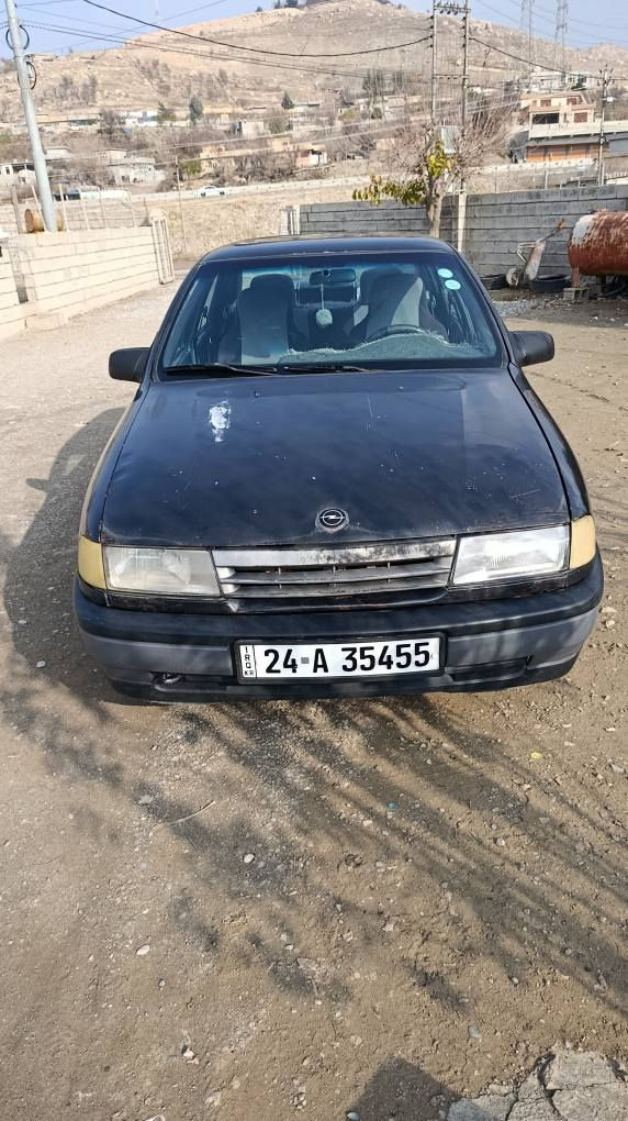 ئۆپڵ ڤیکترا مۆدیل 1990 گێر تۆماتیک مەکینە 18 سەنەوی تا 2027 نوێیە بەناوی خۆمەوەیە  سێ پارچەی ئەورپی سبوغە  بێ ناوگرتن رەقەم دهۆک تایەکانی نوێنین بەلام خەرابیش نین  سەیارەکە بێ مەسروفە  40  وەرەقەو معامەلە  *********** شقلاوة, أربيل
