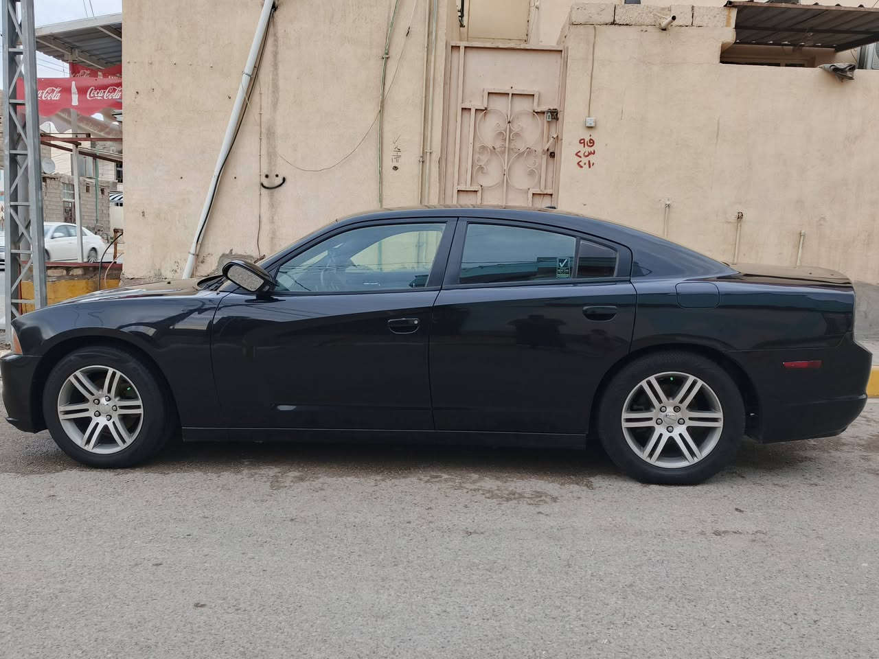 السلام عليكم
للبيع جارجر 2012 لسياره سابقأ كلين صار بيها  طخه كلش خفيفه بلجاملغ الامامي الأيسر وتبدل نفس الون بدون دواخل وبدون ايرباك شرط كير محرك حداديه تخم تاير كله جديد وشرط ما بيها كل نقص قفط الاكسل بي صوت رقم بغداد تحويل مباشر سنويه لل ٢٠٢٨ مكان السياره الانبار الرمادي سعرها 143 وبيها مجال قليل 
***********
