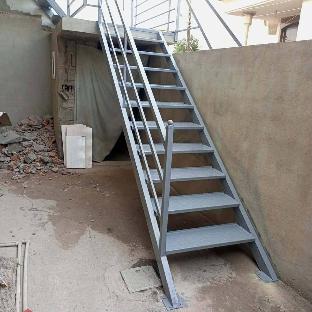 عرض خاص..معمل حدادة شمس كركوك .بإدارة ابو زيد التميمي..قمريات تصميم خشبي شغل درجه اولى ابواب شبابيك درج سطح. درج طوارى سقائف.. كرفانات بكافه القياسات واجود انواع حديد وتصاميم حسب طلب..أسعارنا مناسب جدا.. اي منطقه بكركوك تخابر ***********وحنا نجيك*********** يوجد واتساب على رقم الاسيا ..واهلا وسهلا
