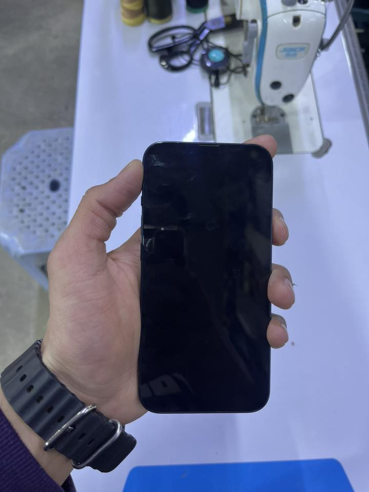 ايفون ١٣ عادي
نضافة 100%
بطارية ٩٤
ذاكرة ٢٥٦
دبل خط
 السعر ٤٦٠ بي مال بسيط
مكاني الفلوجة 
*********** واتساب
