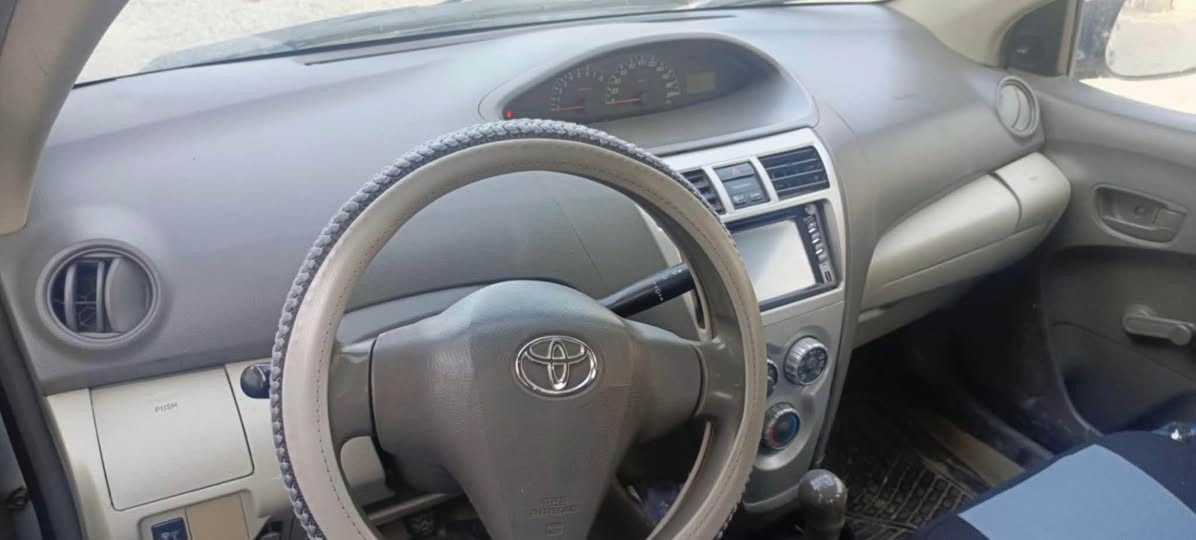 بەناوی خودا  یارس ٢٠٠٩  دەبل گێچ  گئر حادی سەیارەیەکی توندو تۆلە بئ مەسرەفە دینار مەسرەفی تئدا نیە گئرو مەکینە بەشەرتە  دوپارچە سبوخی هەیە بئ لئدران بئ ناوگرتن سەنەوی بەسەر نەچوە هەزەشی نوئیە.  ژ.م *********** أربيل, العراق
