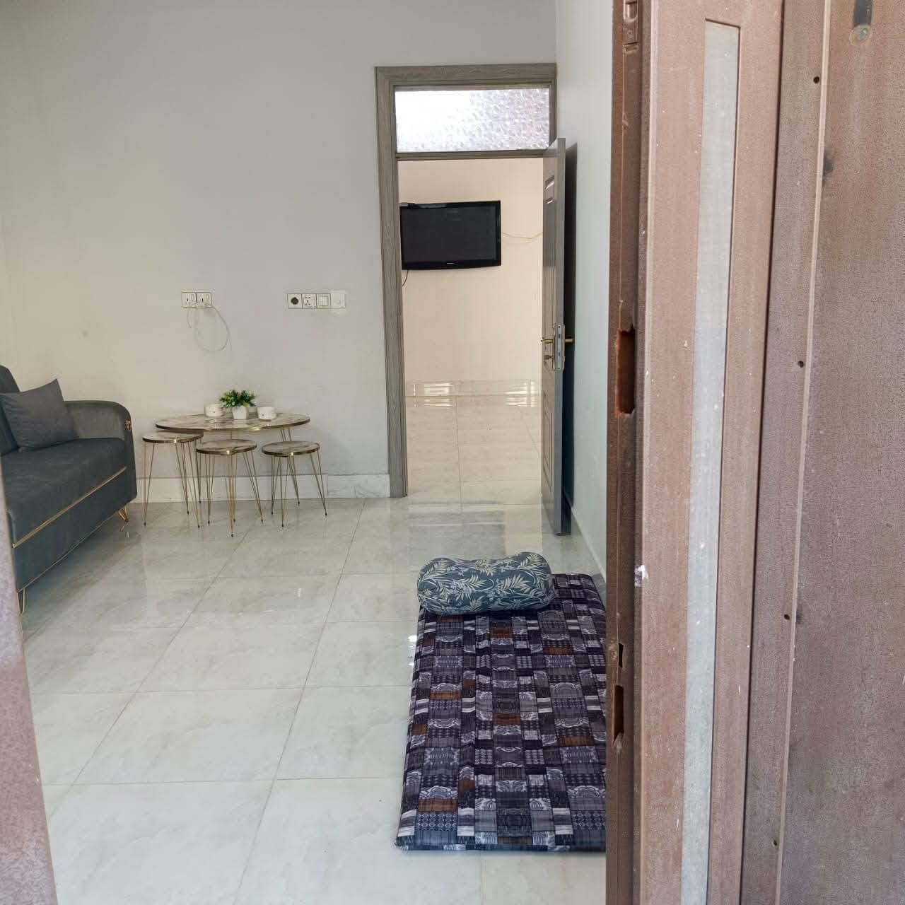 دار رقم لبيع دار رقم مساحته 175متر في حي النصر قرب جامع المدينه المنورة ***********
