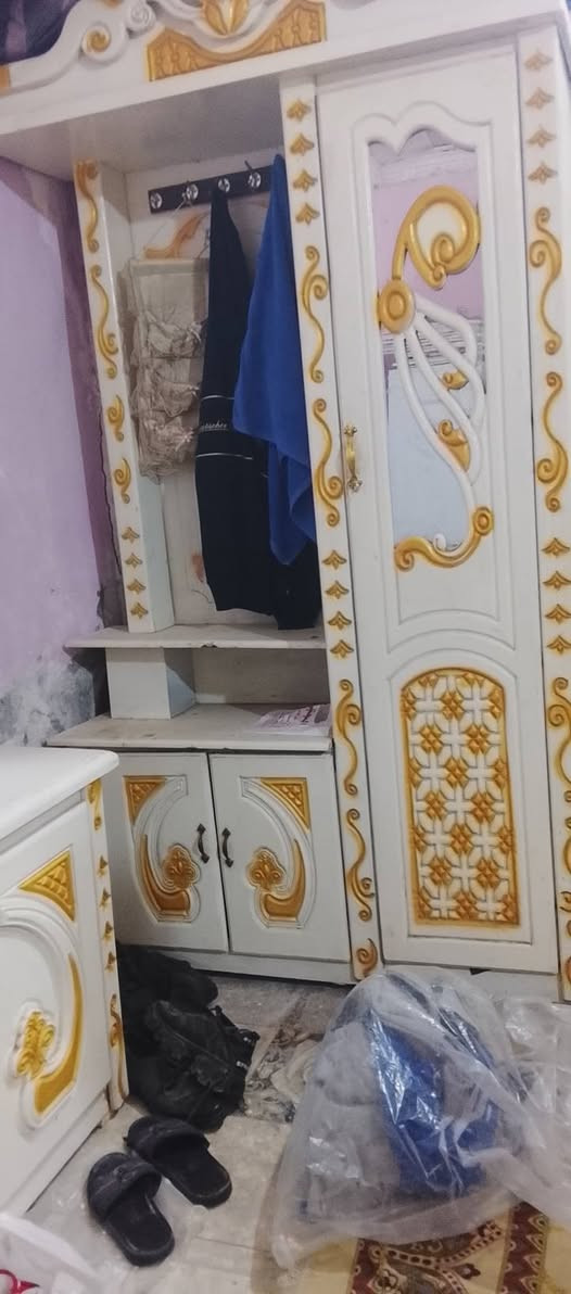 غرفه نوم مع دوشك للبيع  عوزه بس مرايه سعر 250وبيه مجال لشراي


**إذا كنت صاحب هذا الإعلان وتريد حذفه لأي سبب، رجاءا أرسل رسالة إلى الدعم الفني**