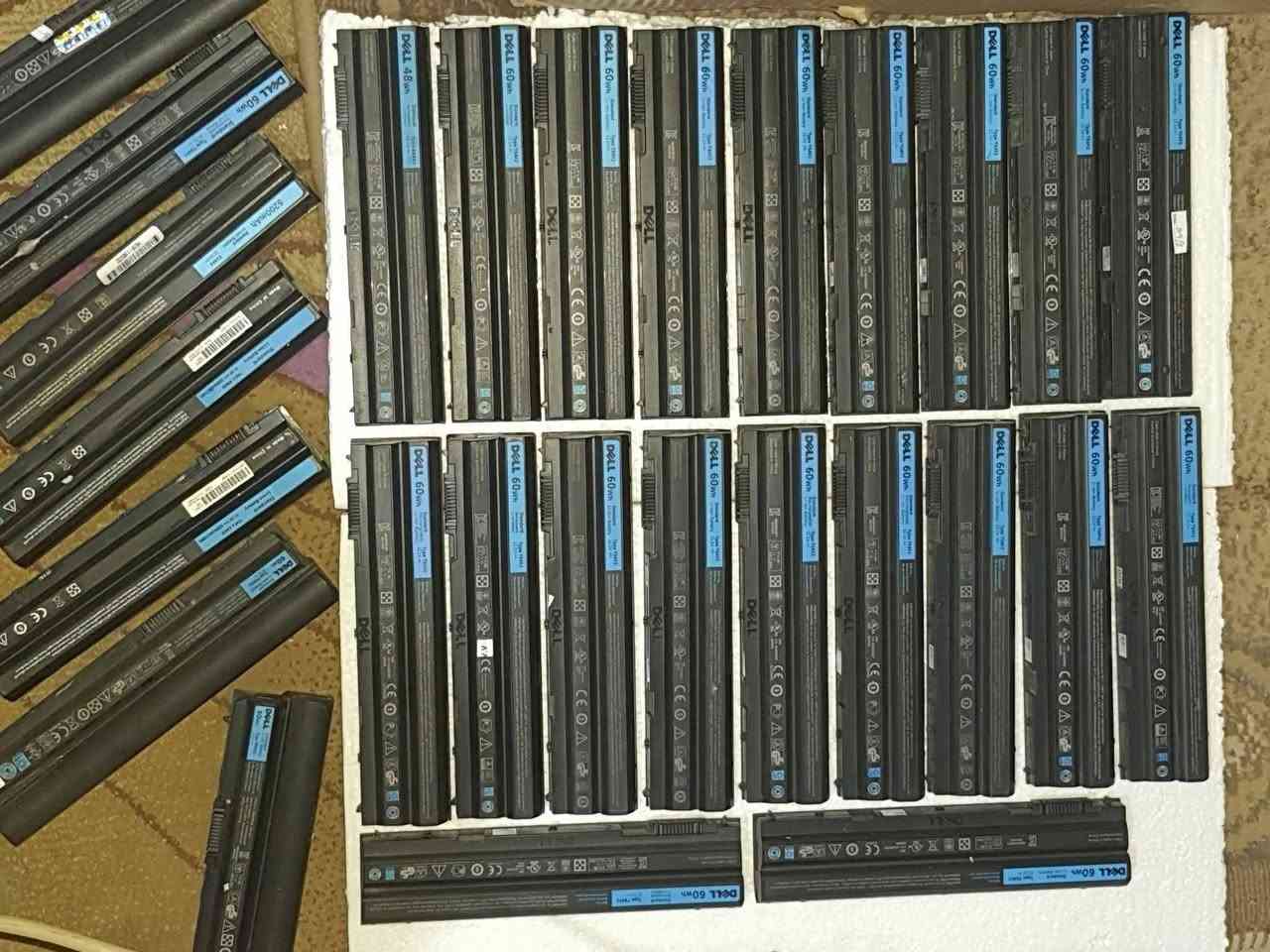 بطاريات لابتوب ليثيوم ماركة اصلية مال شركة ( DELL ) 34 قطعة
مستخدمة لكن كلش نظيفة مثل متشوفون تجيك مثل الصور بهيج نظافة
من تفصخها البطارية  يطلع بداخلها 6 خلايا اصابع 
وتطلع الخلايا  لو سامسونك لو LG  لو سانيو
( ابيع جملة ( فحم )  خاص


**إذا كنت صاحب هذا الإعلان وتريد حذفه لأي سبب، رجاءا أرسل رسالة إلى الدعم الفني**