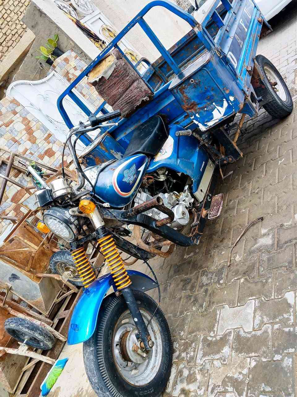 السلام عليكم ستوته للبيع موديل 12 مكينه،25 أوراق عله عمار ستوته مال عله باب الله كهربائية كلها جديد ربع،مذب،عليه،مكاني الطشاش***********
