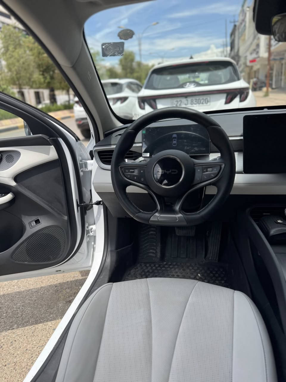 السلام عليكم
من رخصه الادمن 

byd

للبيع

سيل 5 فول مواصفات 

رقم نينوى 

كهرب وبانزين وهايبرد 

ممشا

6000كيلو  بعد بيها مواصفات 

فول للاخير سعر 150 وبيها مجال بسيط
تواصل خاص فقط


**إذا كنت صاحب هذا الإعلان وتريد حذفه لأي سبب، رجاءا أرسل رسالة إلى الدعم الفني**