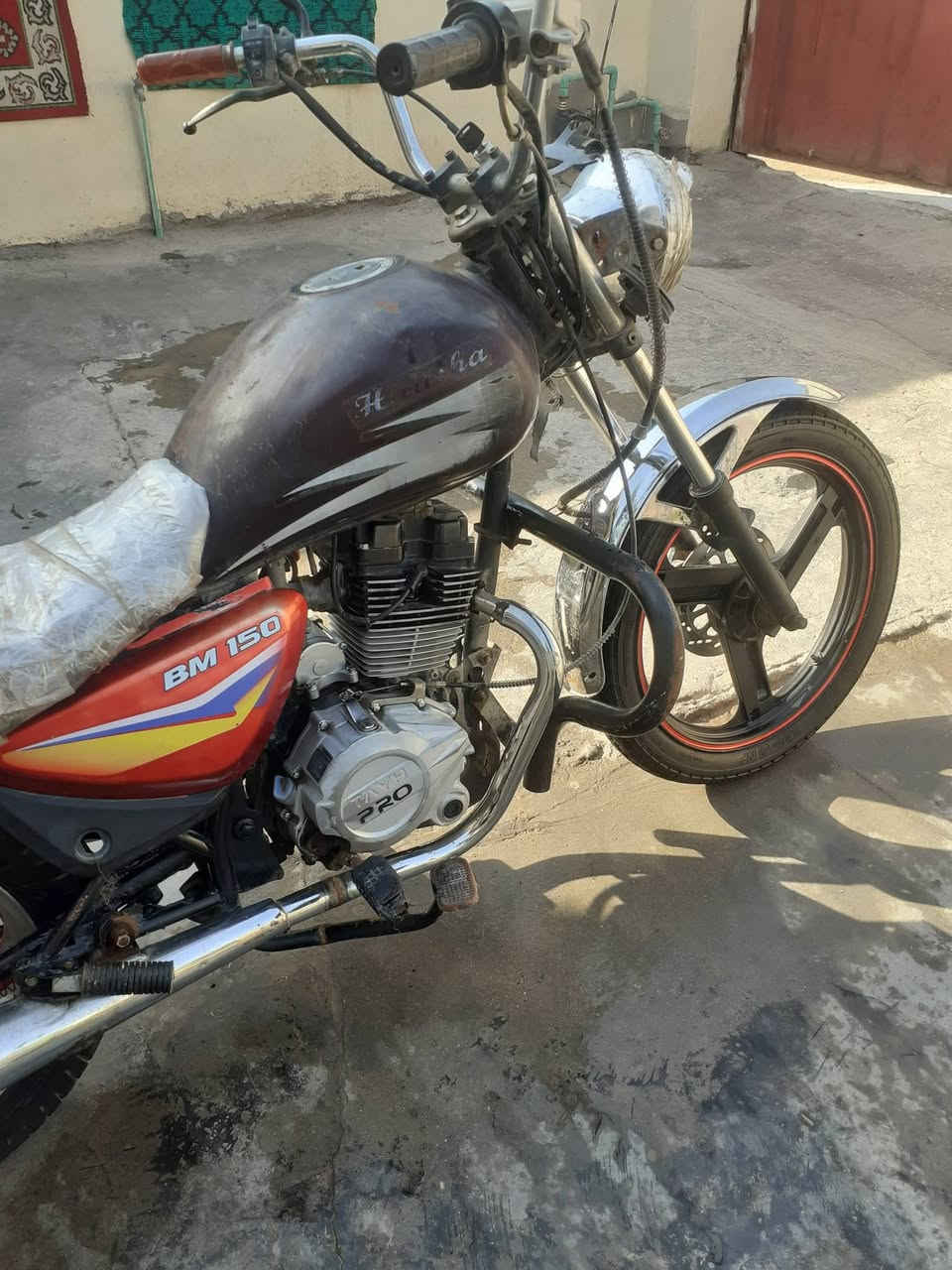 سلام عليكم دراجه للبيع تايه برو موديل ١٣ سنويه السعر ٢٥٠ وبيها مجال العنوان واسط العزيزيه  للتصال ***********
