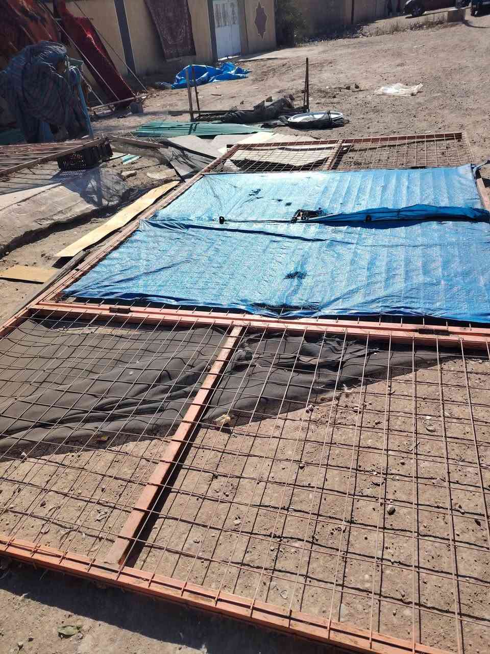 قمريه البيع الطول خمسه متر ولعرض ثنين متىر مشبك مع البيبان الطول خمسه متر والعرض تلاثه متر الستفسار على الرقم ***********&عباس فالح
