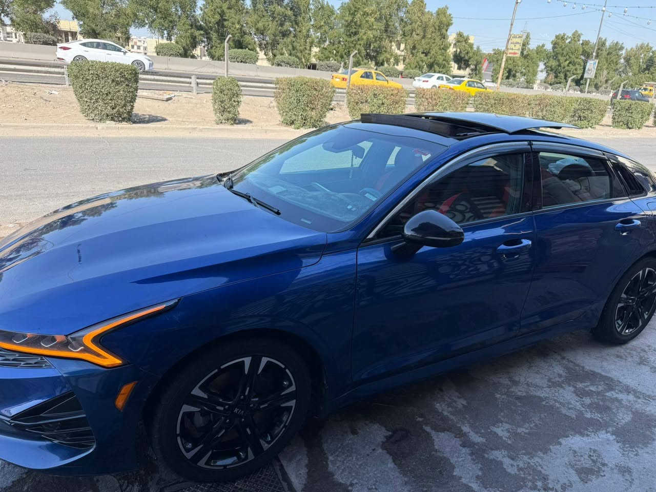 🚗 للبيع – كيا K5 GT-Line موديل 2021
* اللون: أزرق مميز وارد امريكي 

* الموديل: 2021

* الفئة: GT-Line )

* المحرك: 1.6 تيربو

* ناقل الحركة: أوتوماتيك

📏 العداد: 69 ألف ميل

✨ المواصفات:

* شاشة + Apple CarPlay / Android Auto

* كاميرا خلفية + حساسات

* مثبت سرعة

* تحكم ستيرن

* أنظمة أمان (مانع اصطدام + تنبيه مسار)

* إضاءة LED

📌 الحالة:

* استخدام شخصي

* جاهزة للاستخدام

) 

📞 التواصل: ***********

📲 متوفر واتساب
