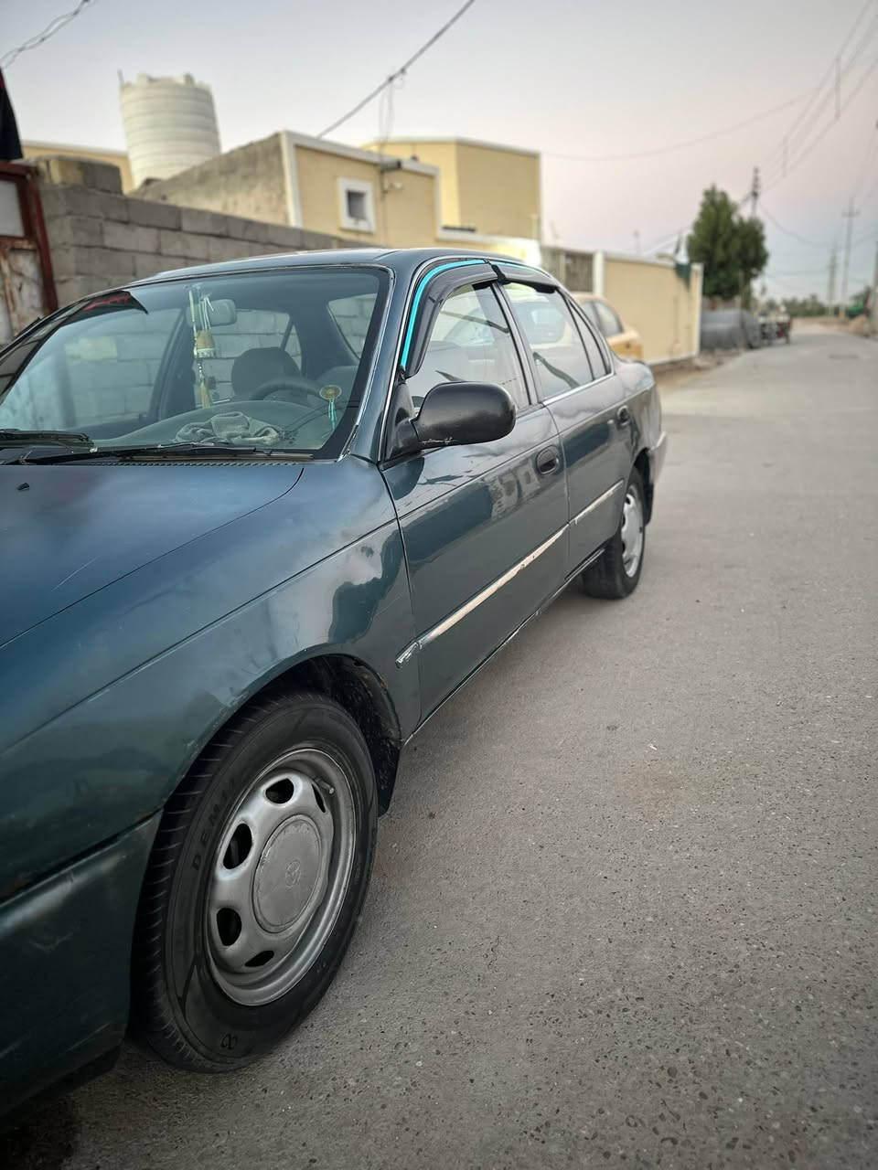 سلام عليكم سياره كورلا موديل 94مكفوله من صبغ وضربه السنويه 28محرك 800 حداديه 80‎%‎ مكان السياره ناصريه مركز السعر خاص ***********
