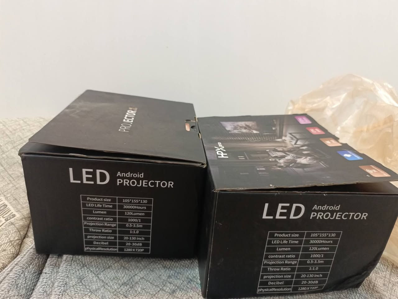 تحية طيبة
قطعتين الاولى ادوات احتياطية والثانيه شغالة
دبل ريمونت بلوتوث
نظام اندرويد
هارد16 غيغا
رام 2 غيغا
دقتها جميله وسينمائية
خلي سعرك والرزق لنا ولكم اجمعين 
*********** موجود واتس اب ادزلك الفديو
