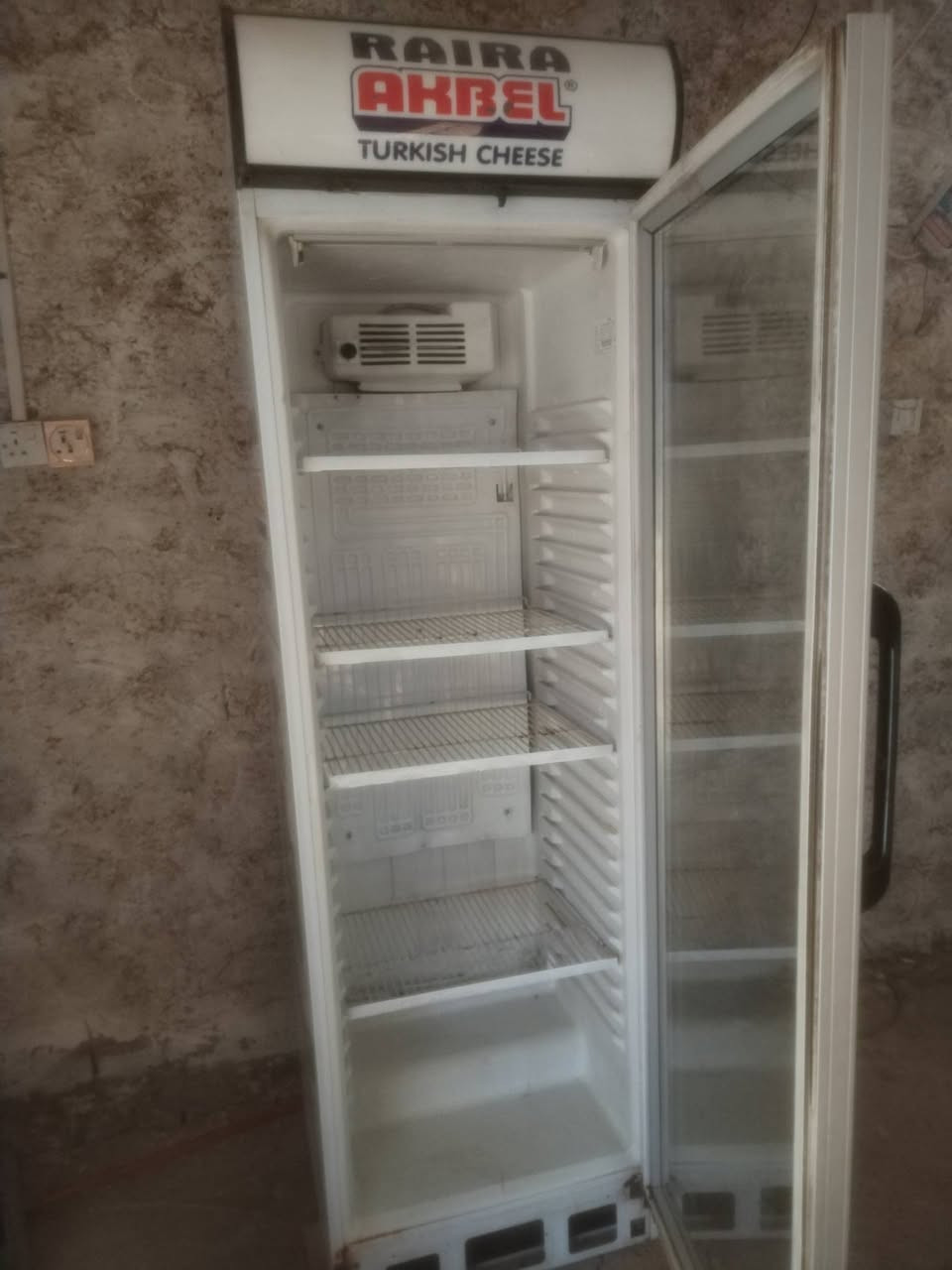 متوفر براد للبيع وبسعر مناسب
شغال تبريد فول تجي تشوف بعينك
الاستفسار اتصال على رقم *********** او مراسله خاص
