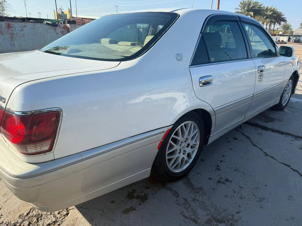 السلام عليكم سياره ملكه للبيع دكمتين سياره كلش نضيفه تخم تاير صدر كلها شغاله مكينه وكير بالصندوك المكان بلد صلاح الدين السعر 38 وبيها مجال اتصال ع رقم ***********
