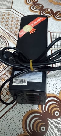 عندي هاذة اليوبي اس)) مستخدم  السعر 20)تواصل على هاذة الرقم واتساب))) ...