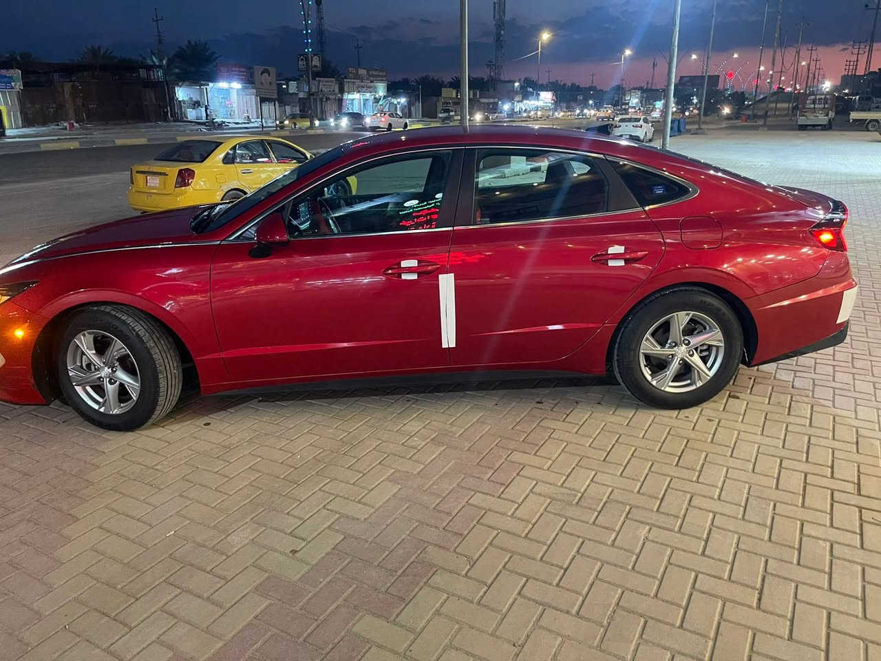 سلام عليكم 
سوناتا للبيع 
مديل 2022
 لسياره ايرباك سليم
لون احمر 
محرك 2500
وارد امريكي
فول تحكم 
أخمسه ويل كب
عدسات شادلهه اصلي 
رادار 360درجه
مثبت سرعه
تحديد مسار
قياده ذاتيه
لسياره جديده وأحله من الصور
وبيهه هواي مواصفات
هاند بريك  دكمه
 كير دكم
ماشيه 44
دهن كله اصلي 
بانزين كله محسن لسياره جديده
لسياره عليهه ادامه  داخل وخارج ستوني مسويهه وحادثهه  كلش بسيط موجود بالمنشور واي ستفسار اتصل على الرقم مكلف بالنشر
 ***********
