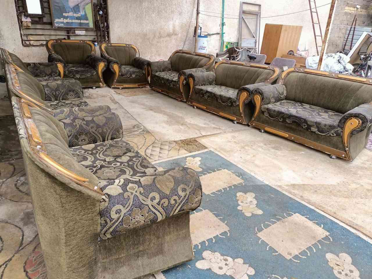 السلام وعليكم لبيع تخم 14مقعد نضيف كلش اي ضرار مابيهن مكاني حي اور سبع قصور شارع ابو  علي يم جامع لحمزة موجود خاص وتساب ***********
